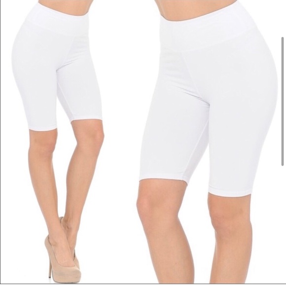 🎉LAST PAIR🎉Best selling high waisted buttery soft biker shorts - Picture 2 of 4